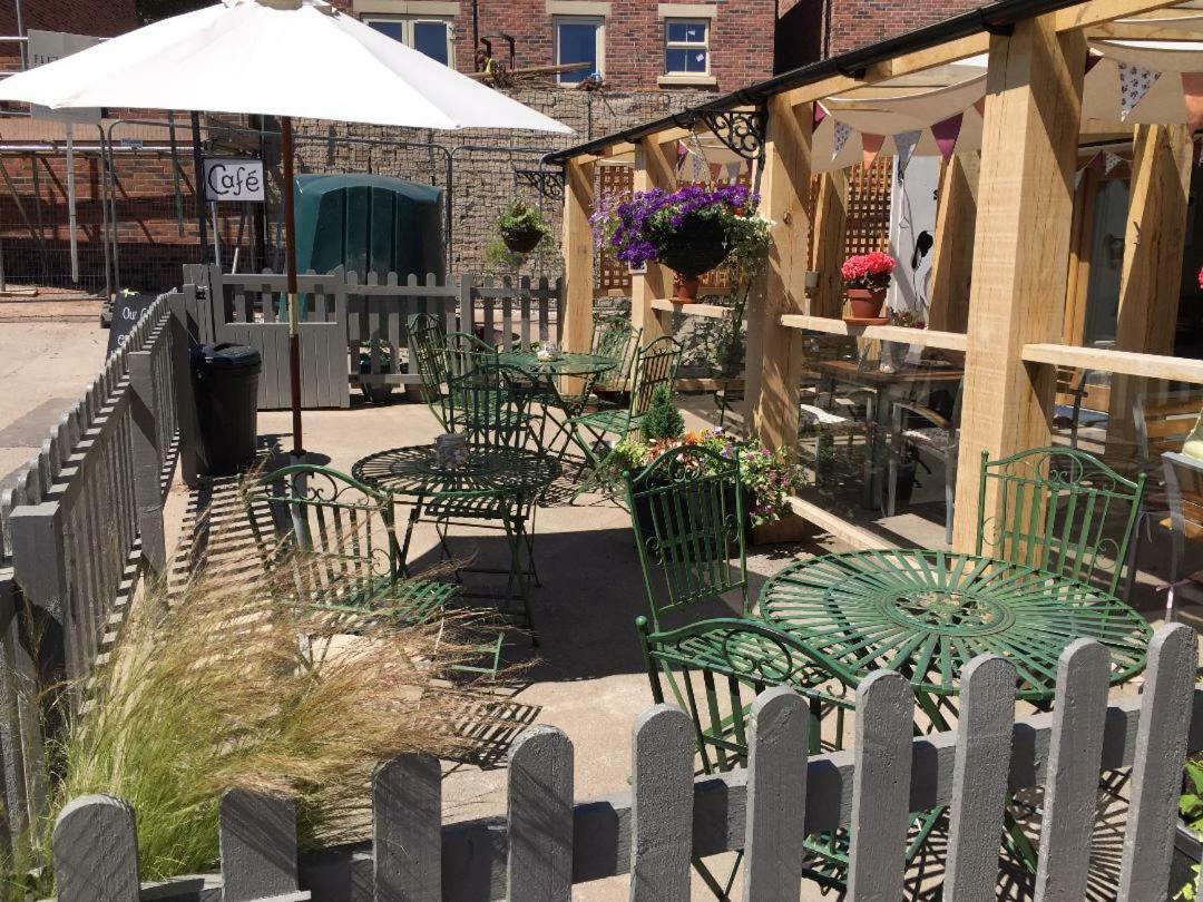 Hotel The Spotted Cow Belper Exterior foto